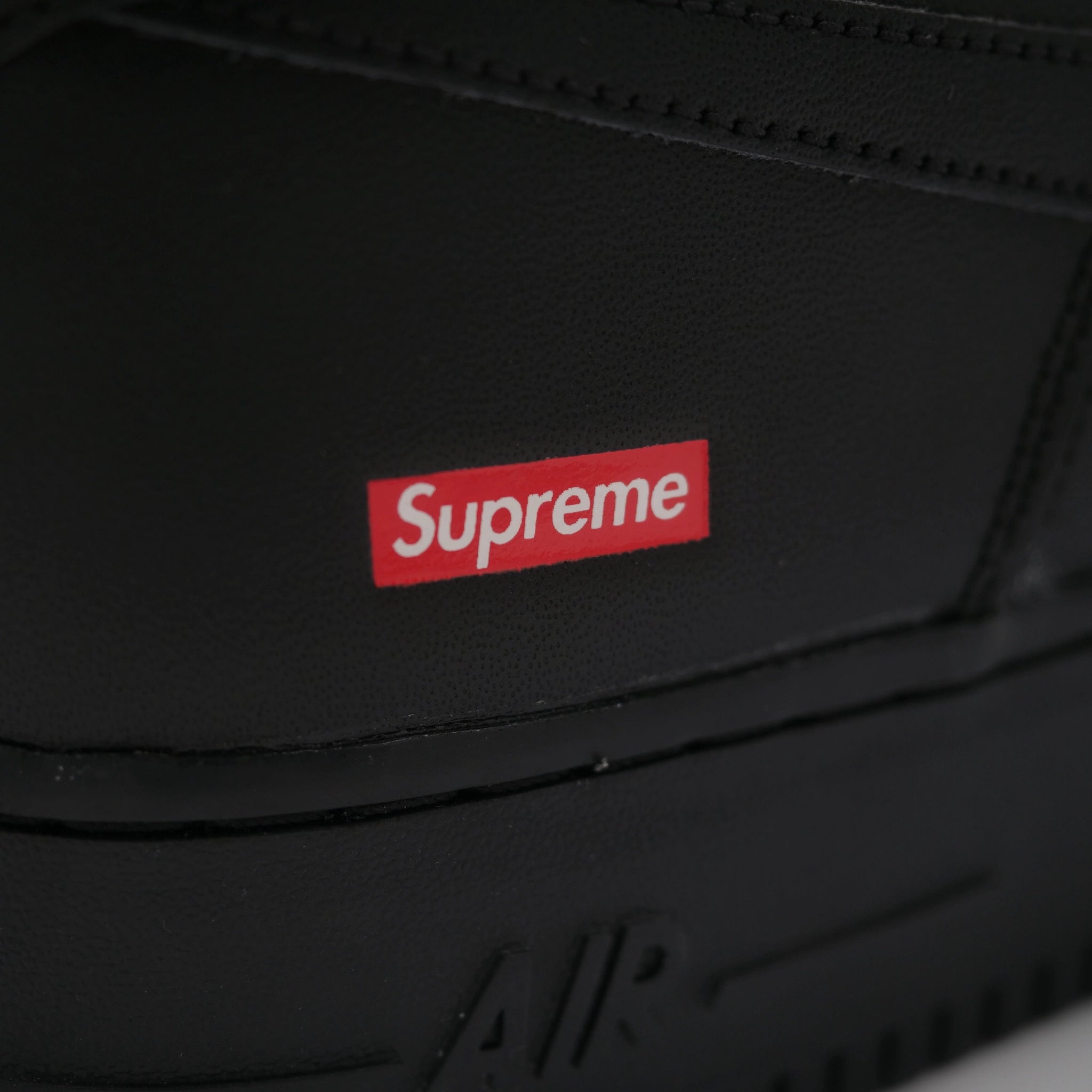 Nike Air Force 1 Low Supreme Black