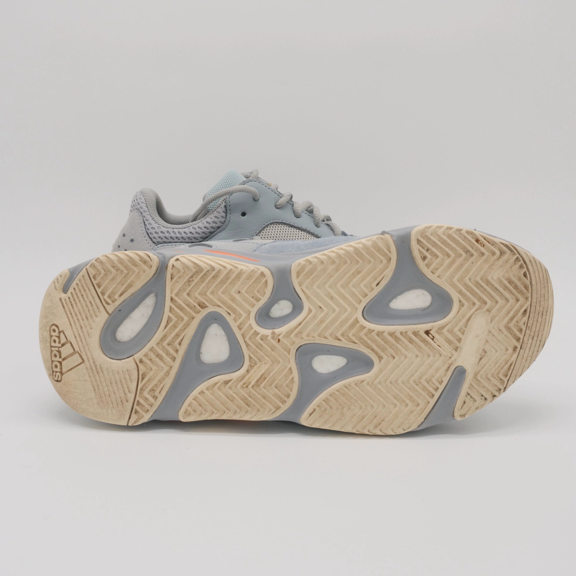 Yeezy Boost 700 Inertia - EU 42