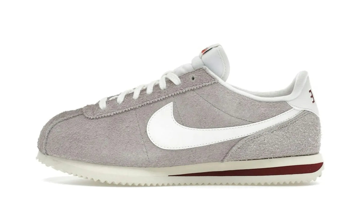 Nike Cortez SE Suede College Grey Dark Team Red Coconut Milk Sail - HF3142-001