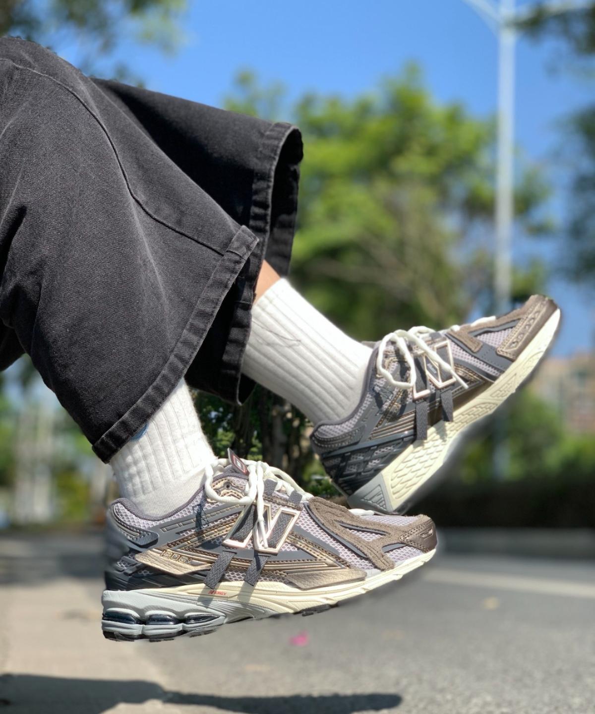 New Balance 1906
