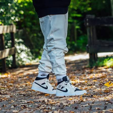Air Jordan 1 Mid