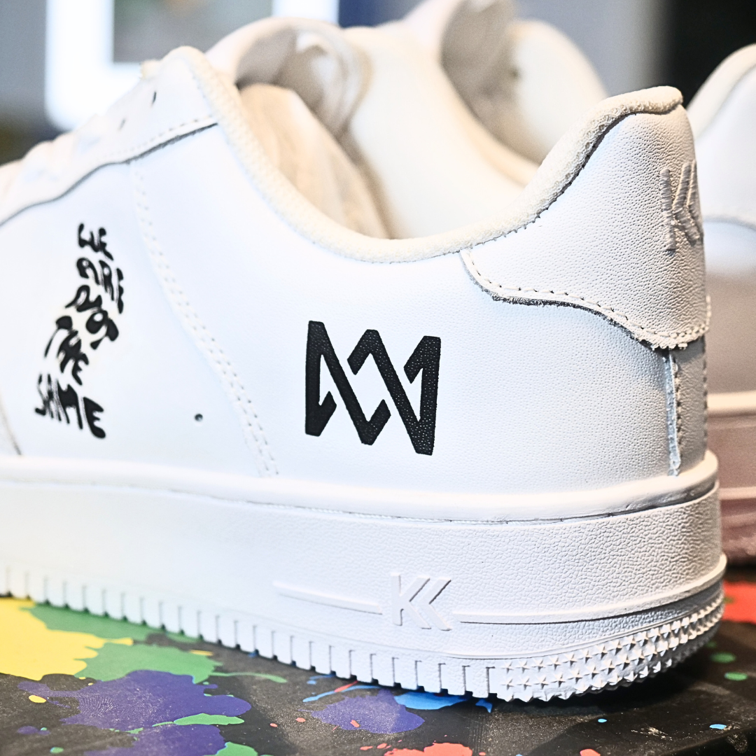Marcus og Martinus custom på KarlsKicks sneaker