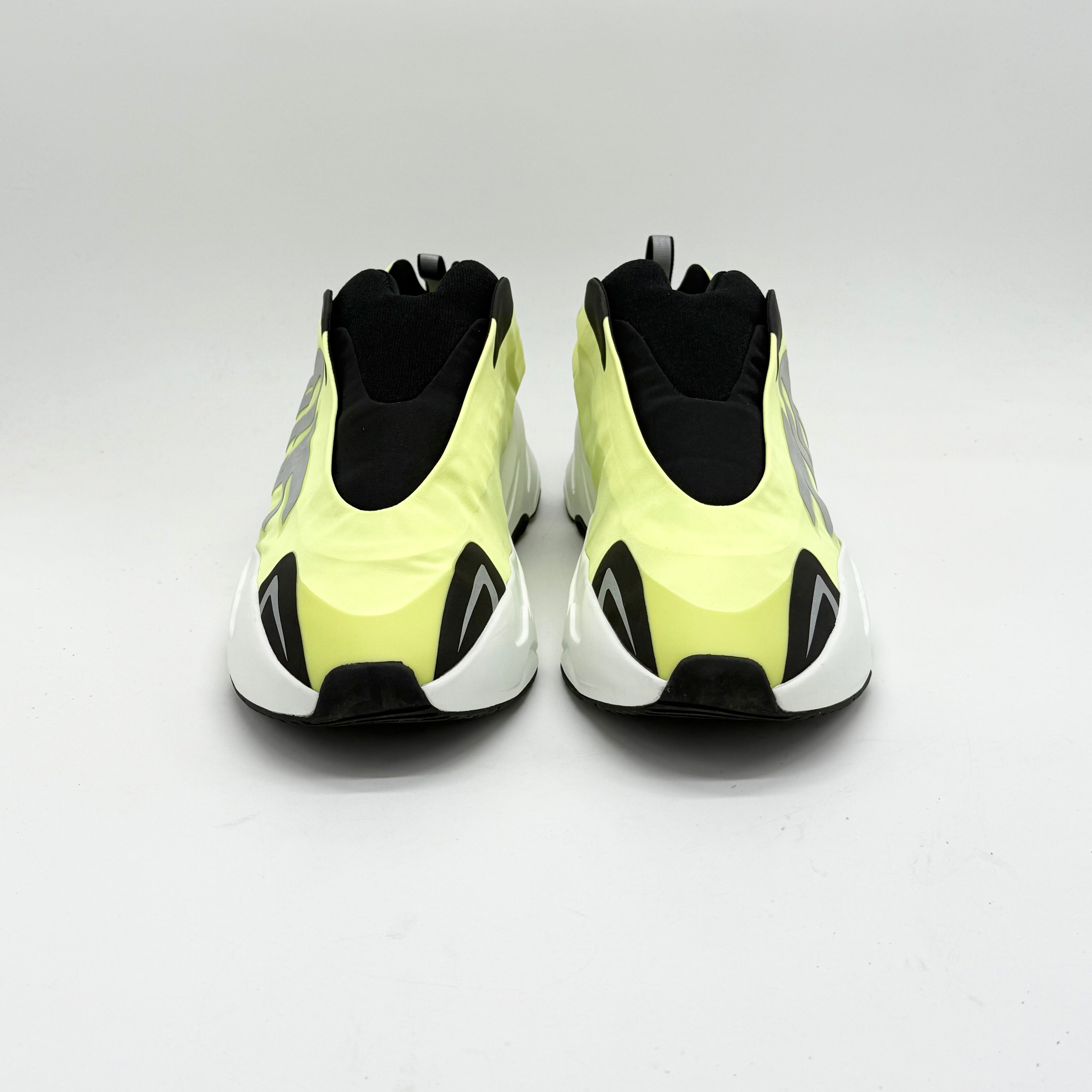 Adidas Yeezy Boost 700 MNVN Laceless Phosphor EU 50 Adidas Yeezy Boost 700 MNVN Laceless Phosphor EU 50