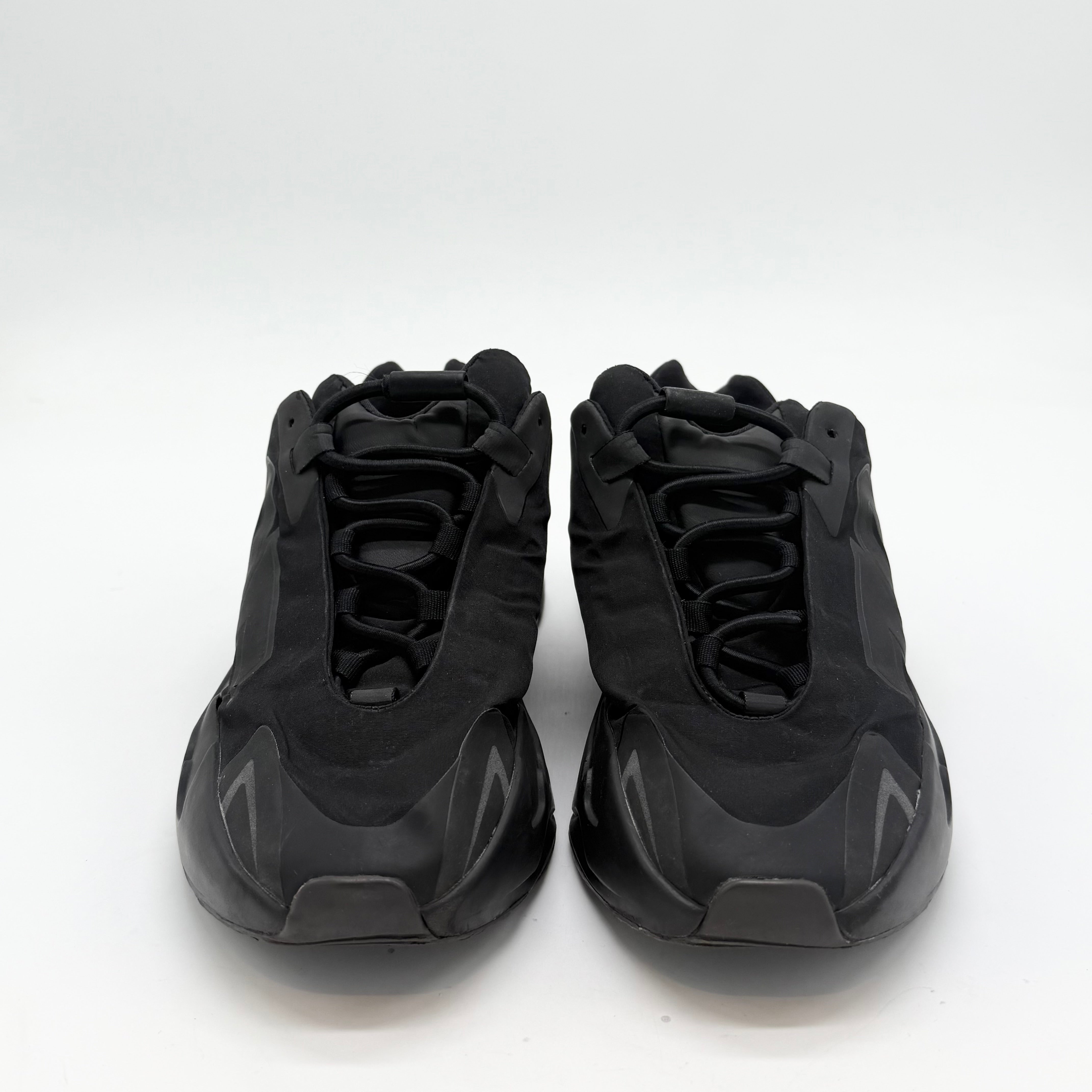 Adidas Yeezy Boost 700 Tripple Black EU 41 1/3