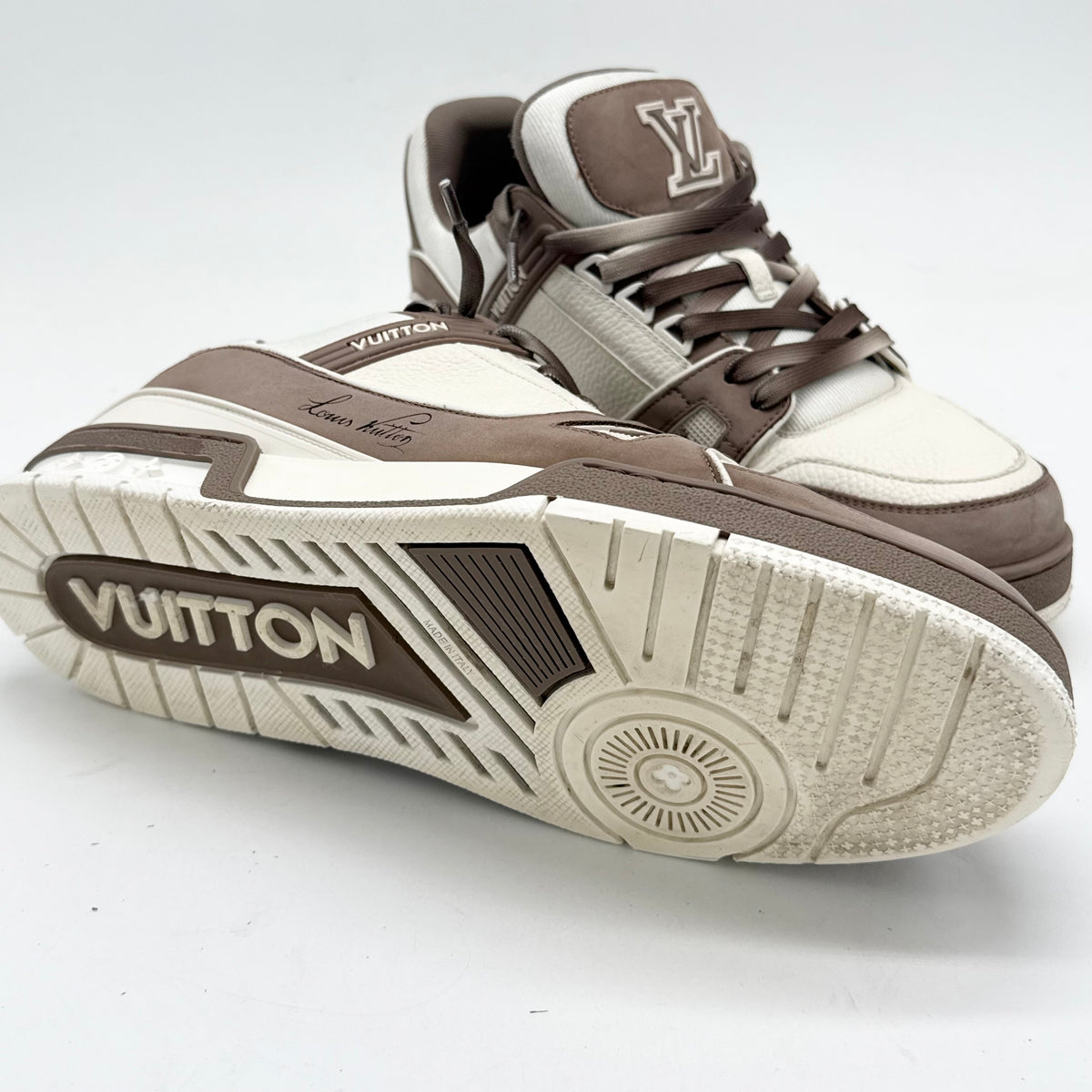 LV Trainer Sneaker Taupe EU 43