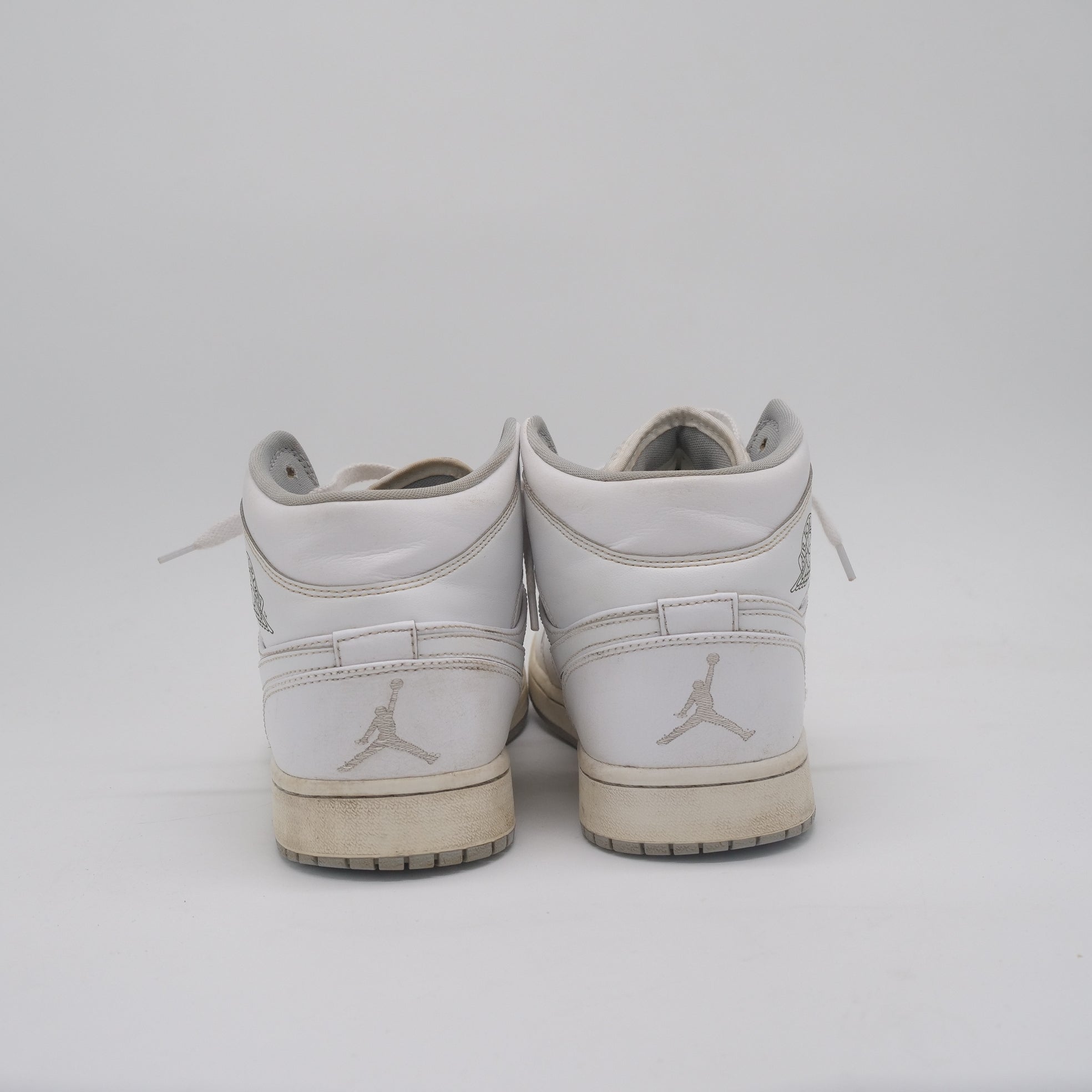 Air Jordan 1 Retro Mid White Wolf Grey - EU 44