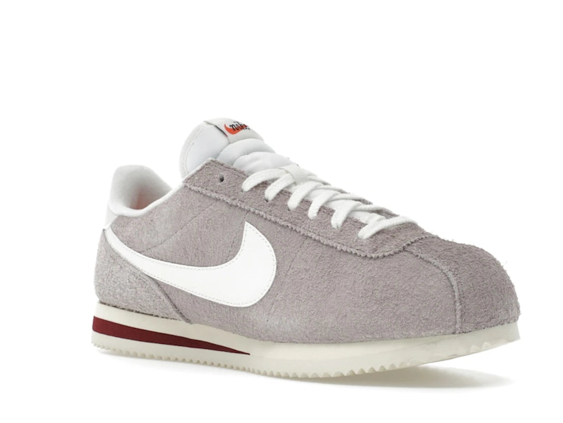 Nike Cortez SE Suede College Grey Dark Team Red Coconut Milk Sail - HF3142-001