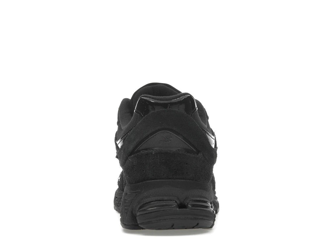 New Balance 2002R Triple Black - M2002RZB