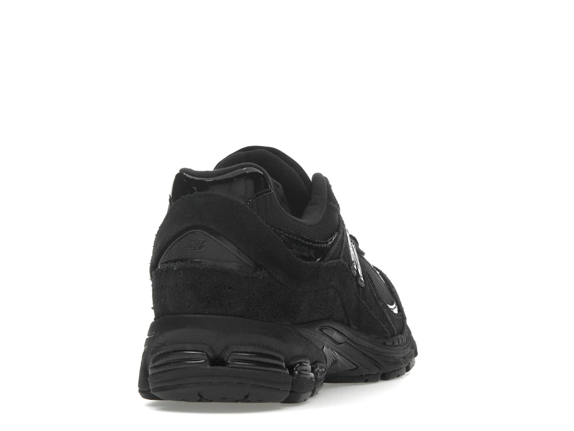 New Balance 2002R Triple Black - M2002RZB