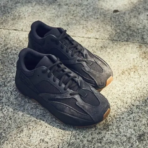 Adidas Yeezy 700 Utility Black - FV5304